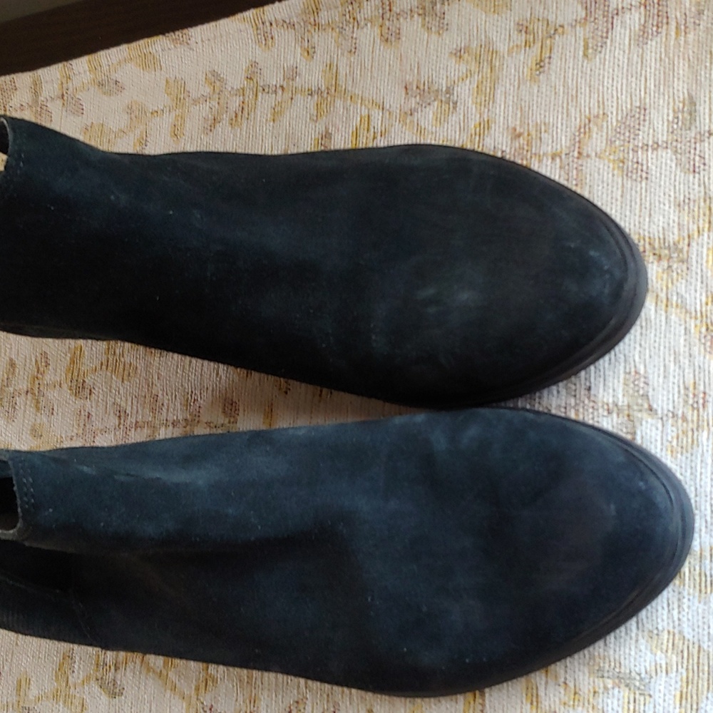 Crevo Suede Distressed Look Slip-on  Ankle Boots in size 9 - Picture 5 of 14